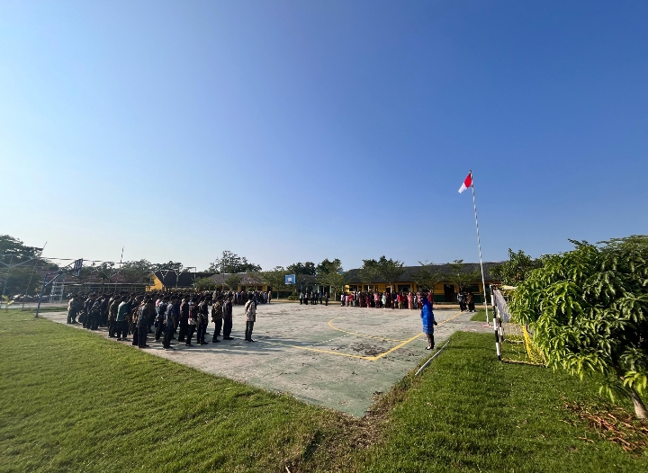 Peringatan Hardiknas 2026 di SMK Negeri Rawajitu